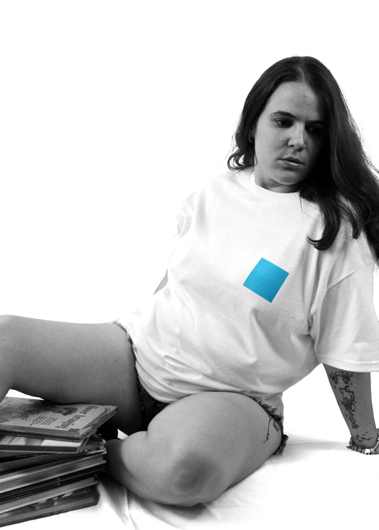 t-shirt_white_blue box