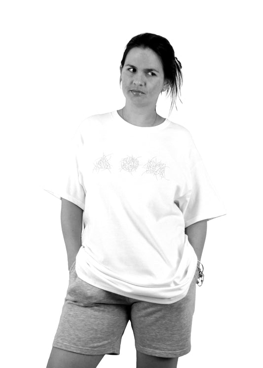 t-shirt_white_triangle circle square