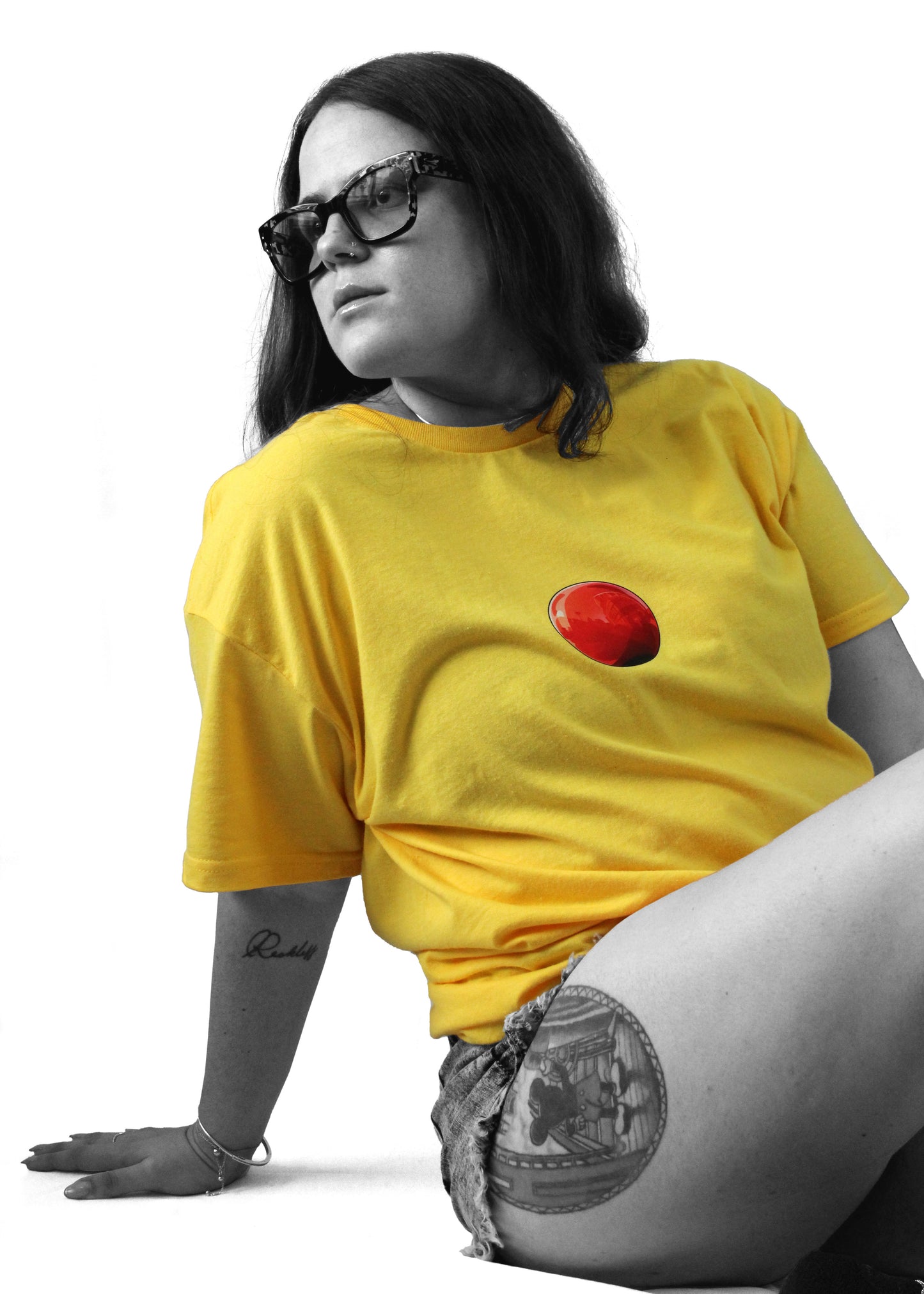 t-shirt_yellow_red ball
