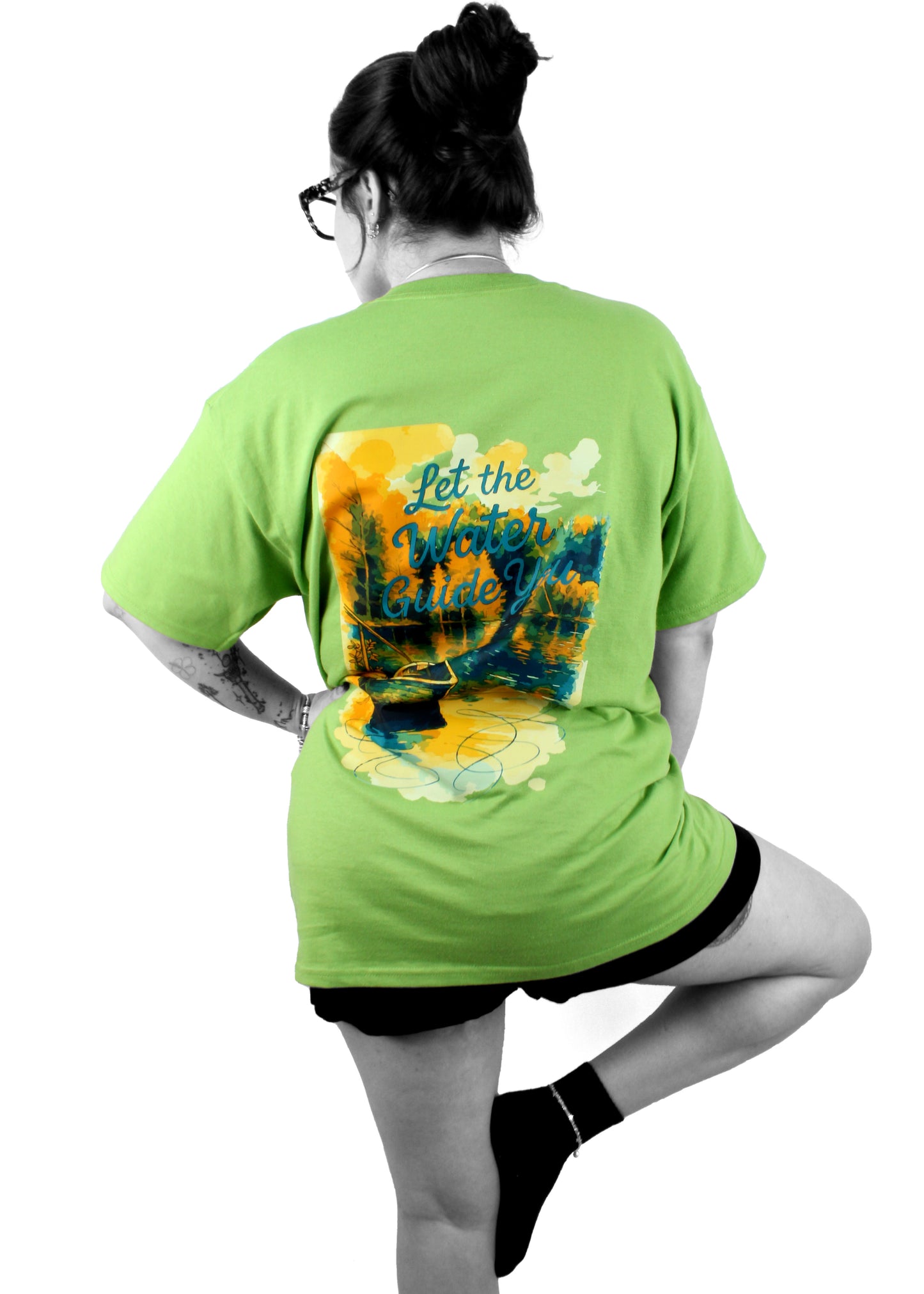 t-shirt_green kiwi_boat in the water